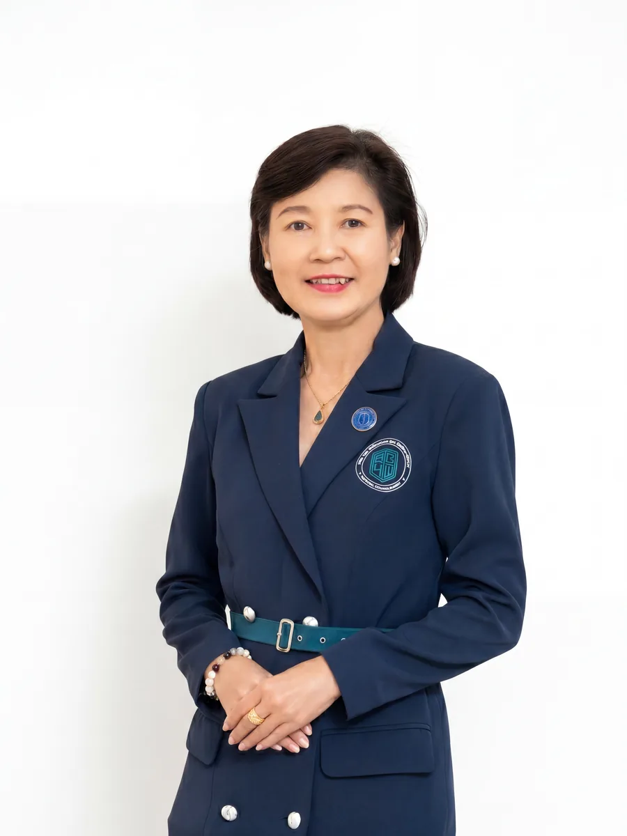 อ.พรรณี เลียงวิทยาคุณ (ครูข้าว) — ผู้อำนวยการโรงเรียน