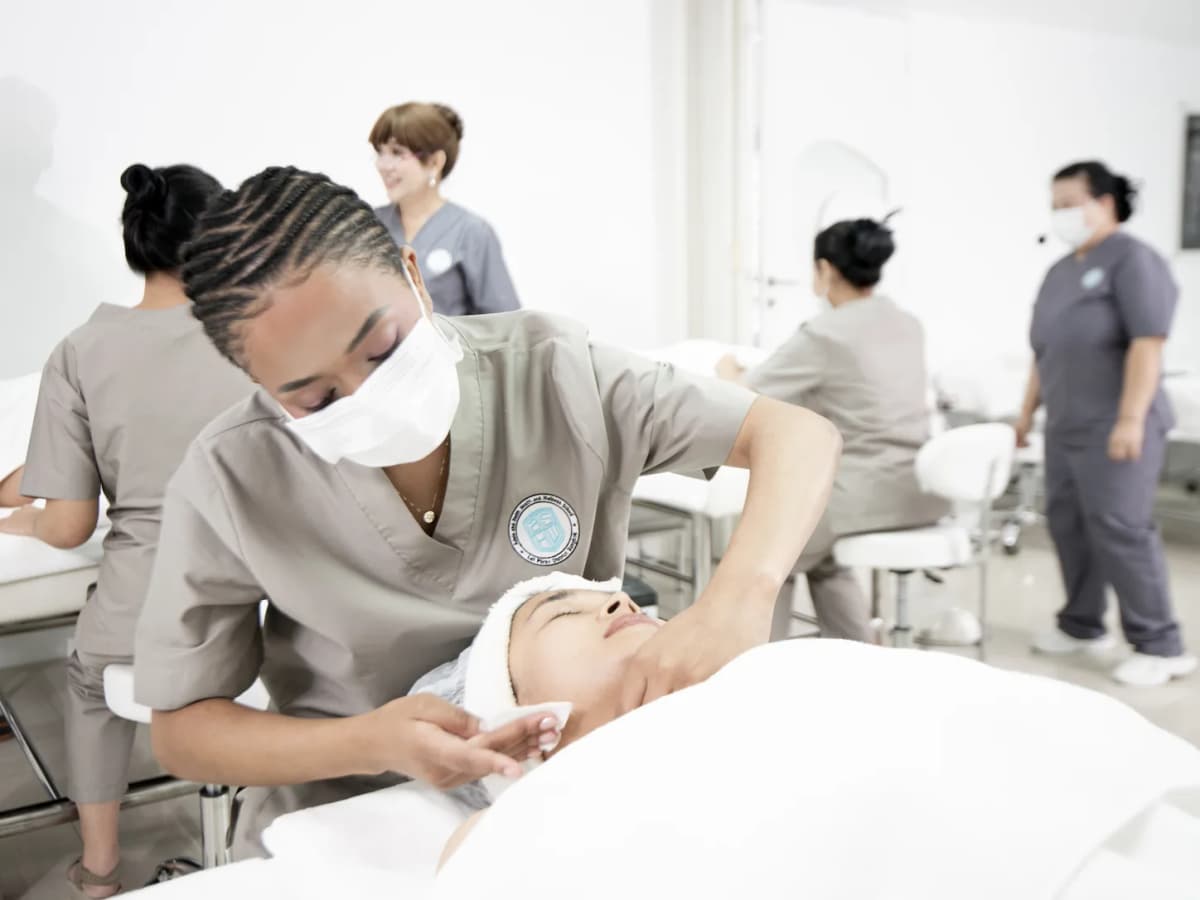 Manual Facial Certificate 300 ชั่วโมง